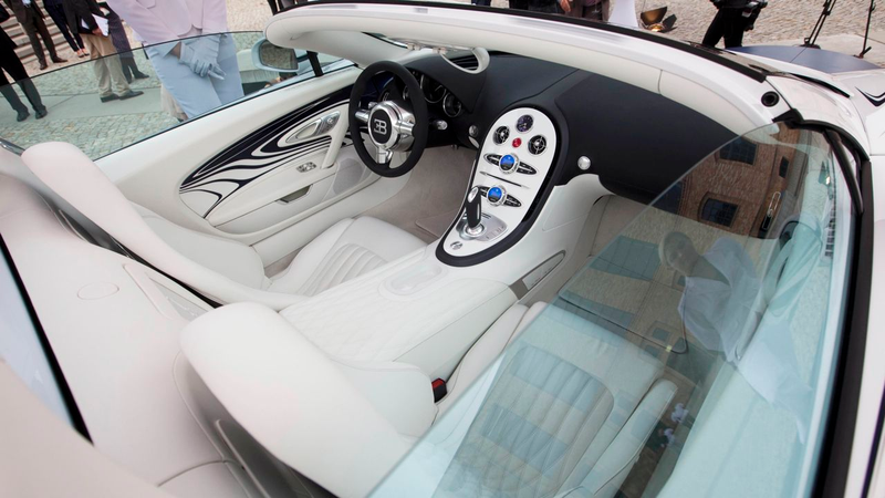Illustration for article titled The Bugatti Veyron L'Or Blanc is a $2.3 million tea set